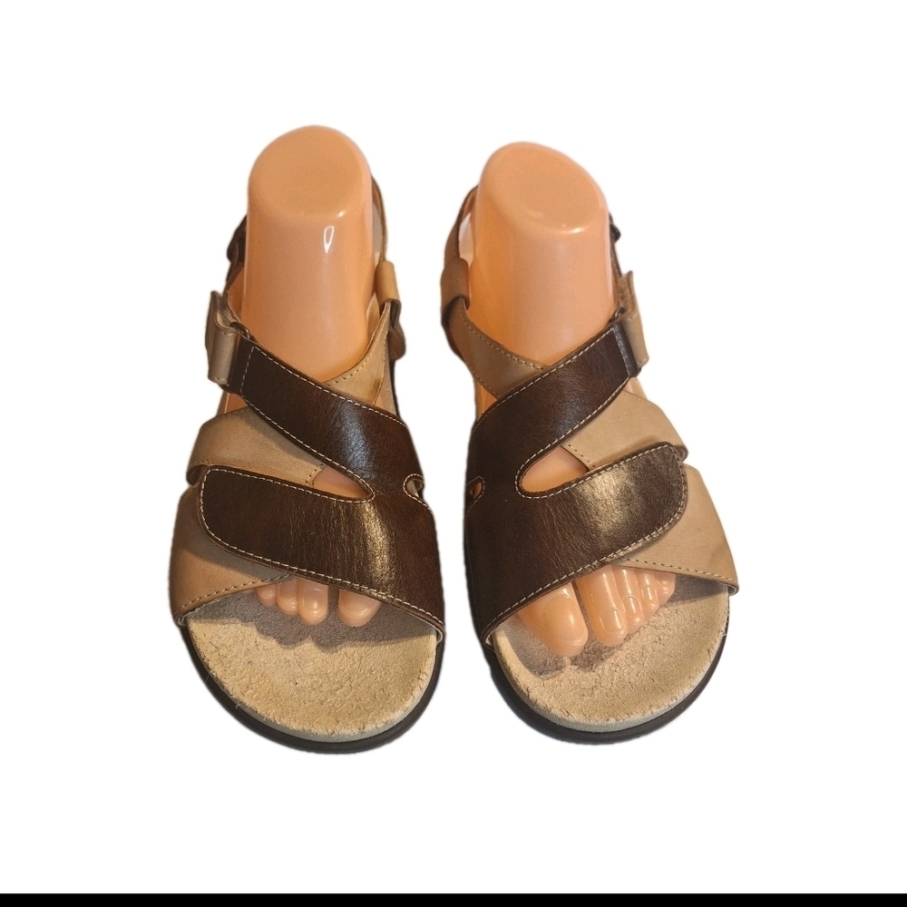SAS Huggy Leather Women's Sandals in Brown and Tan. Size 9.5
